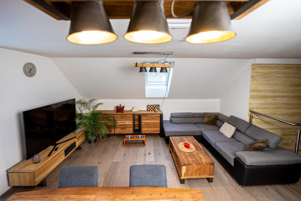 Apartmany V Podzamci Nachod Bagian luar foto