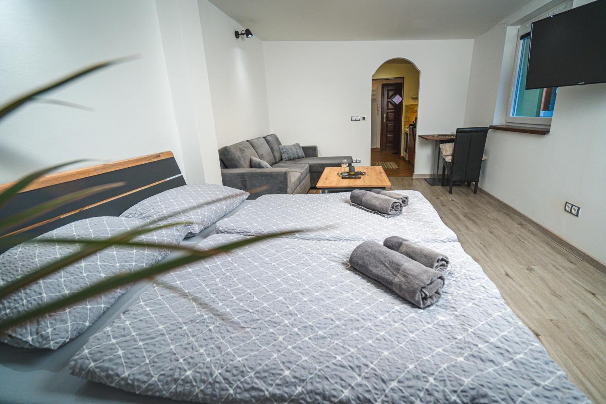 Apartmany V Podzamci Nachod Bagian luar foto